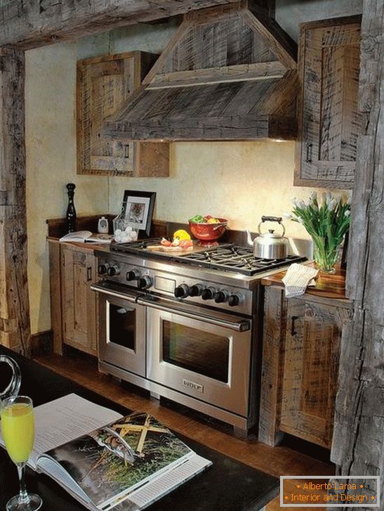 Kuchyně ze dřeva v šedých tónech