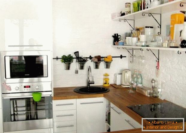 moderní kuchyně v kombinaci s obývacím pokojem