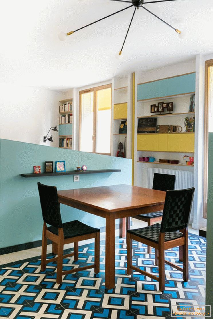Myšlenka interiéru jídelny pro malé byty od architektů MAEMA