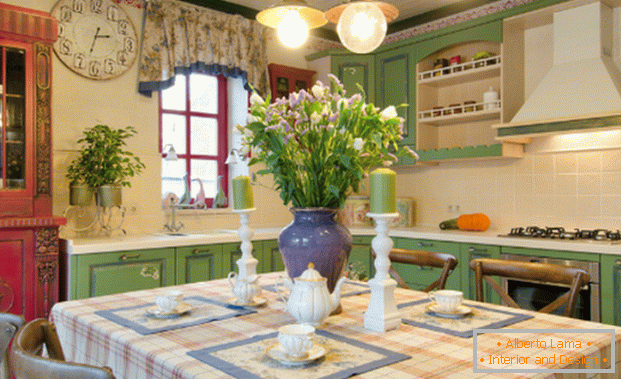 malá kuchyně ve stylu Provence fotografie интерьер 