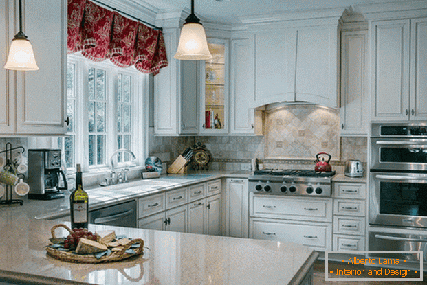 malá kuchyně ve stylu Provence fotografie интерьер