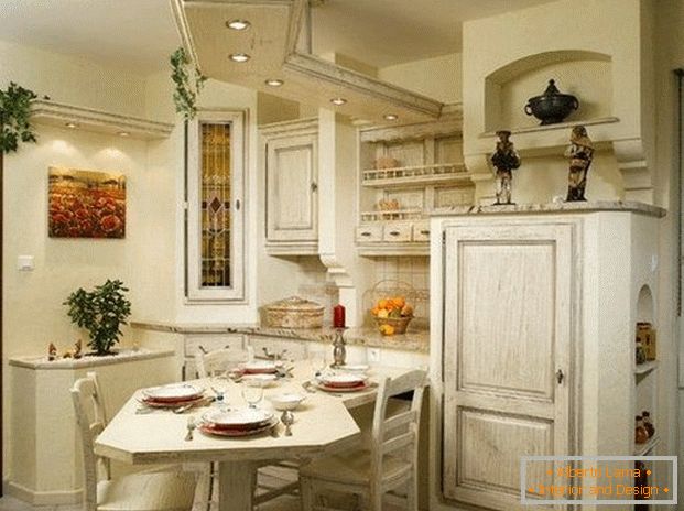malá kuchyně ve stylu designu Provence