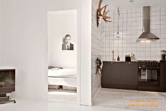 Kuchyňský design interiéru v malých studiových bytech - černobílá fotografie