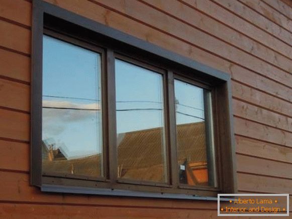 Plošiny pro okna v dřevěném domě, foto 12
