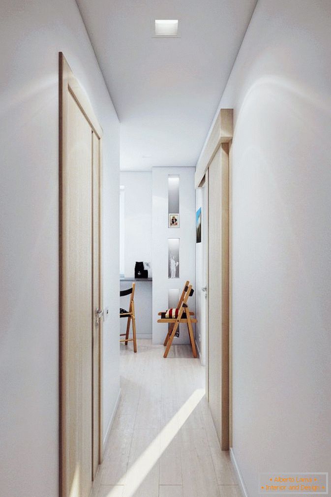 Koridor malého studiového bytu v Rusku