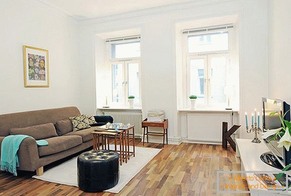 Obývací pokoj malého bytu ve Švédsku