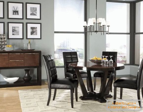 Elegantní kulatý jídelní stůl s koženými židlemi