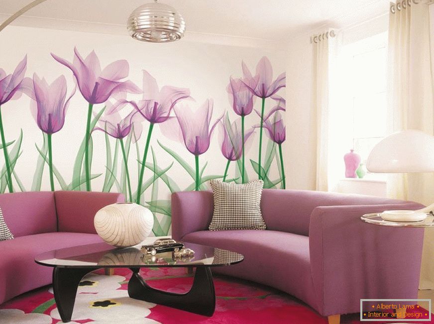 Tapety s květinami v obývacím pokoji
