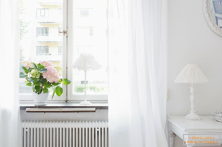 Návrh bydlení ve skandinávském šikovném stylu ve Švédsku