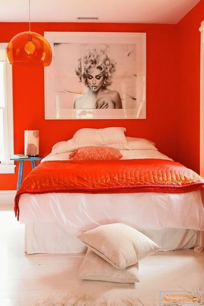 Oranžová ložnice