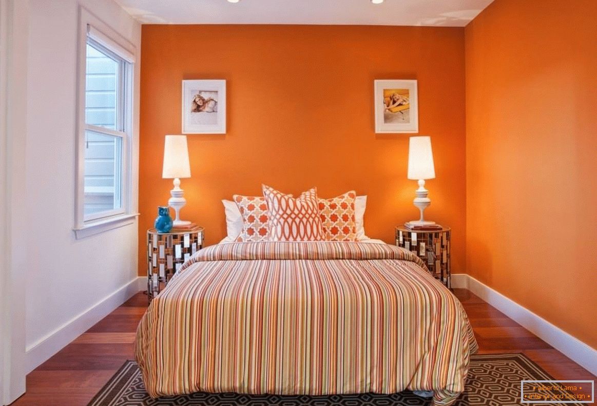 Oranžová barva v ložnici