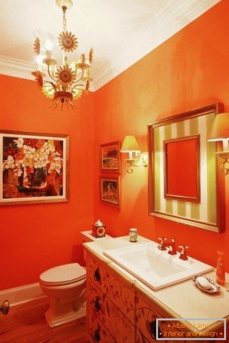 Oranžová toaleta