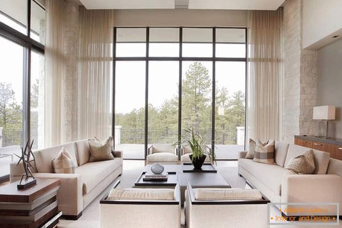 Velký apartmán s panoramatickými okny - interiérová fotografie