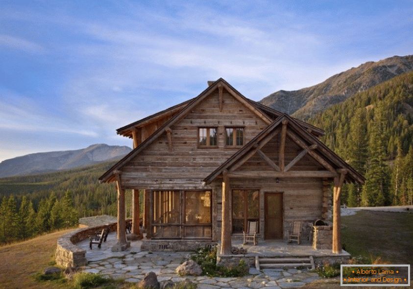 Luxusní dřevěný dům v horách