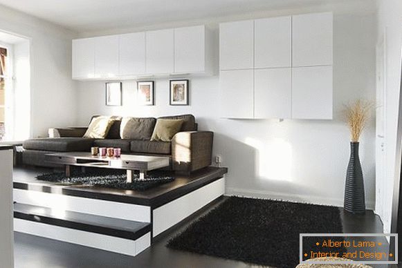 Moderní obývací pokoj v jednoduchém stylu