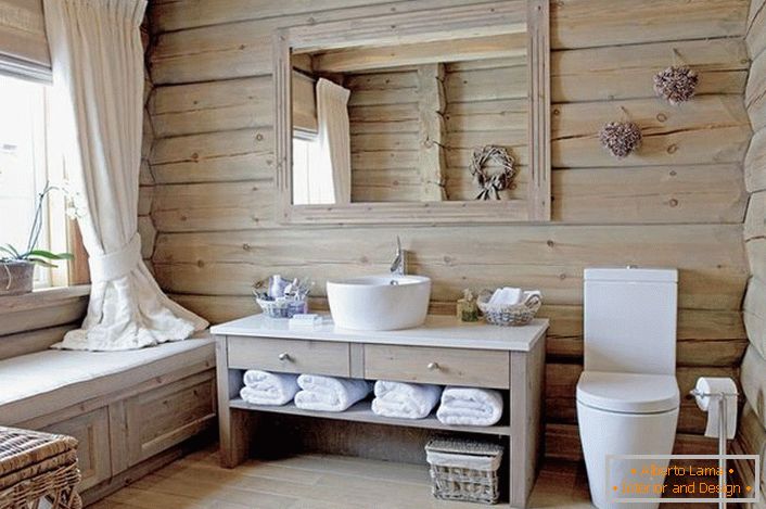 Dřevěný koupelnový nábytek