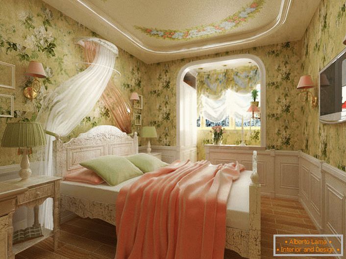 Jako součást designu ložnice byly použity spousty barev, což je docela přijatelné, pokud jde o venkovský styl.