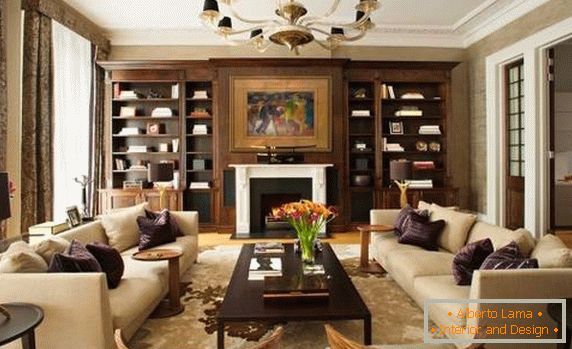 Luxusní obývací pokoj se symetrickým nábytkem