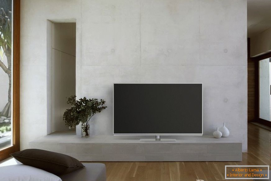 TV na stěně