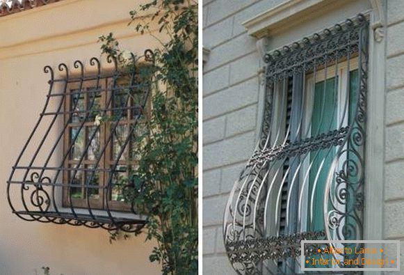 Kované mřížky na oknech - fotografie v dekoraci fasád soukromých domů