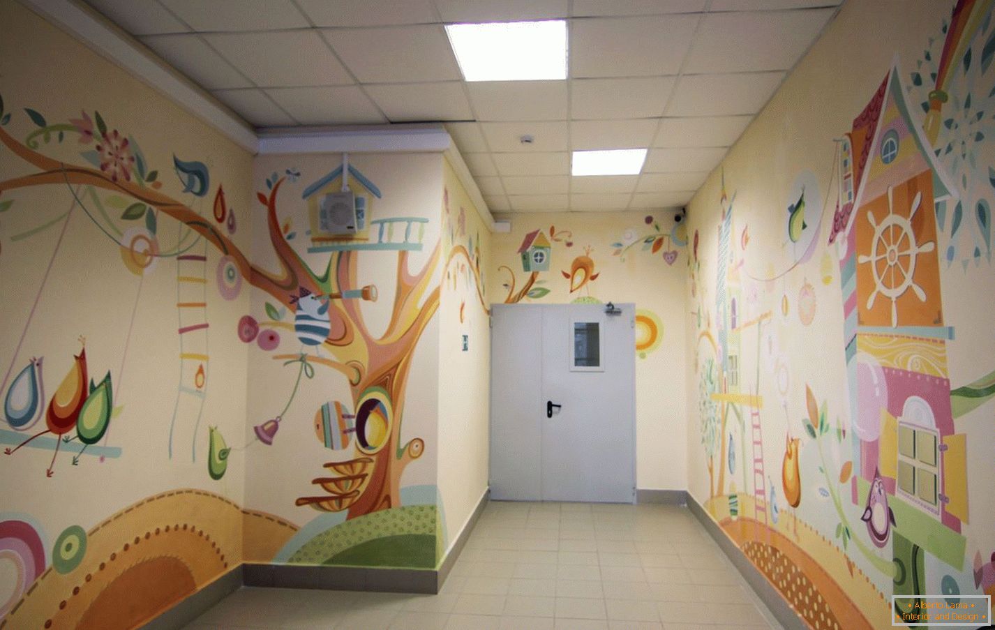 Kresby na stěnách mateřské školy