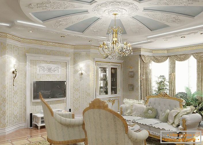 Stylový obývací pokoj v domě na západě Německa. Jemná kombinace modré a bílé je ideální pro hosty.