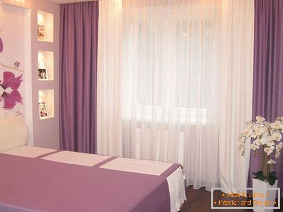 Ložnice v fialových barvách v moderním stylu