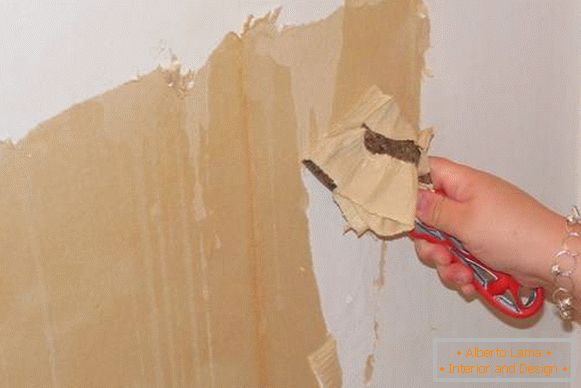 Odstranění stěnového papíru ze stěn