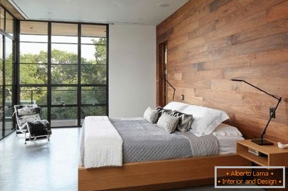 Možnosti zdobení stěn dřevem ve vnitřku ložnice