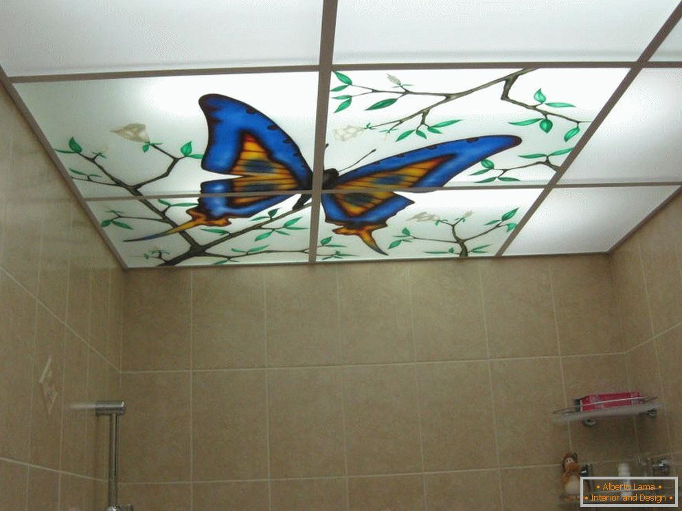 Falešný strop v koupelně