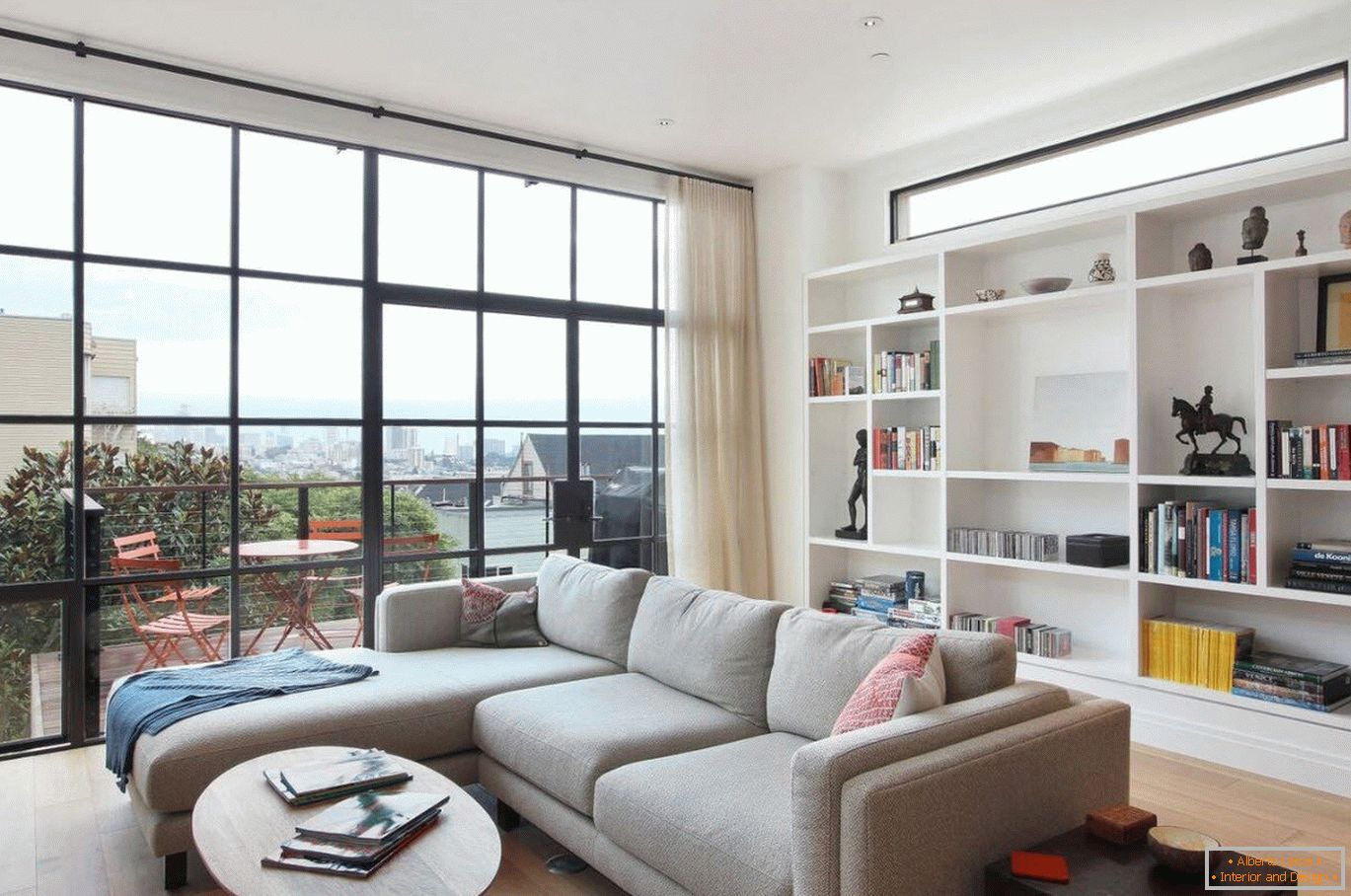 Panoramatické zasklení v moderních apartmánech