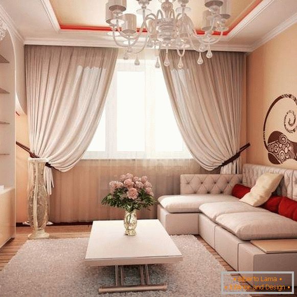 Interiér obývacího pokoje v klasickém stylu se štukem