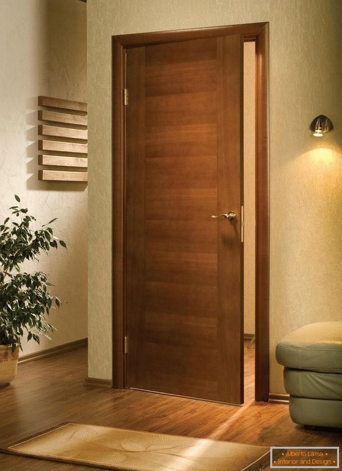 Dveře v secesním stylu díky svému skromnému, lakonickému designu budou harmonicky vypadat v jakémkoli interiéru. 