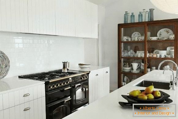 Kuchyňský design s klasickým švédským stolem - fotografie v moderním stylu