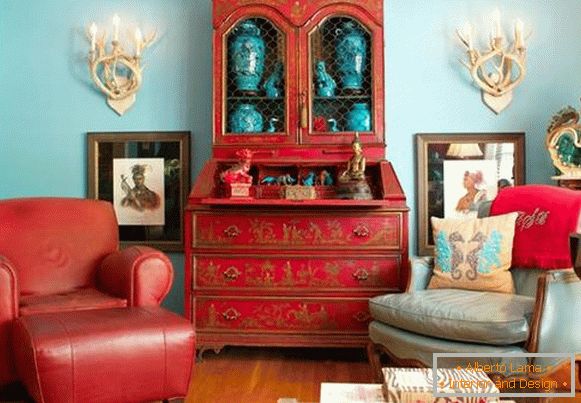 Jasné bufety v interiéru obývacího pokoje - fotografie v červené barvě
