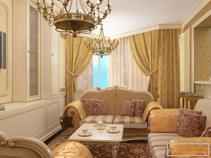 Moderní barokní styl: zakřivený salonní nábytek, tapiserie se zlatým šitím, mohutné pozlacené lustry.