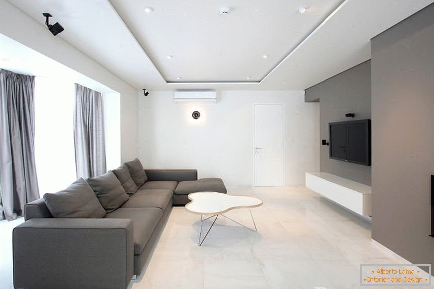 Asymetrický obývací pokoj v minimalistickém stylu