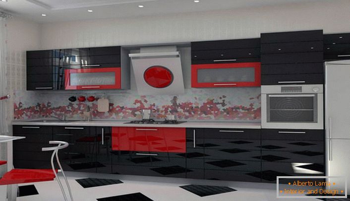 Kombinace bohaté červené a kontrastní černé barvy je ideální pro zdobení kuchyně v secesním stylu.