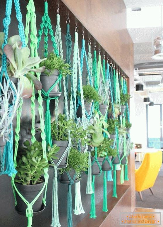 Pletené dekorace pro závěsné hrnce s rostlinami