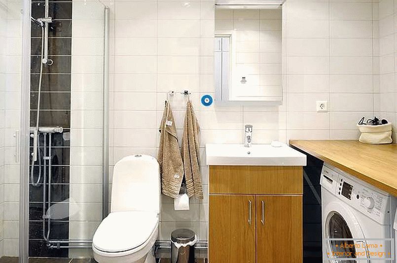 Interiér koupelny v bytě ve Stockholmu