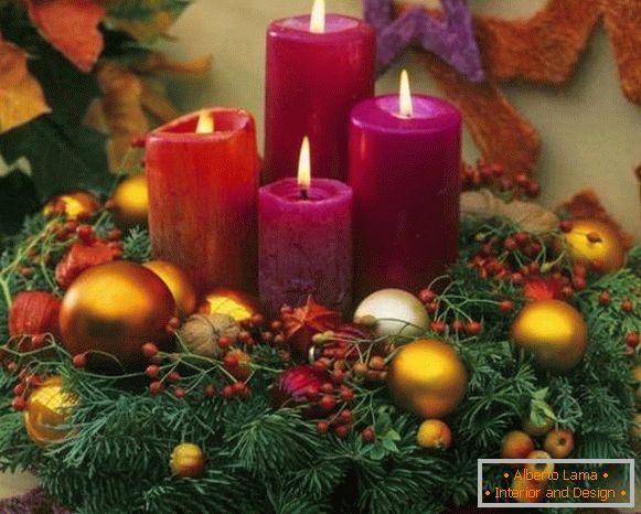 Dekorace novoročního stolu 2016 - Fotografie vánočního stromku se svíčkami