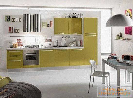 Jasné barevné akcenty v designu kuchyně