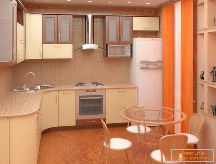 Ergonomické umístění nábytku v kuchyni 11 m² metrů. Vše je dostatečné, průměrné rozměry náhlavní soupravy odpovídají velikosti místnosti.