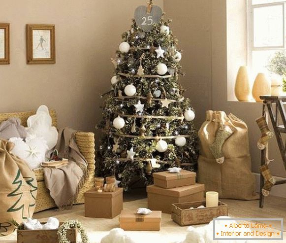 Krásný interiér s vánočním stromem