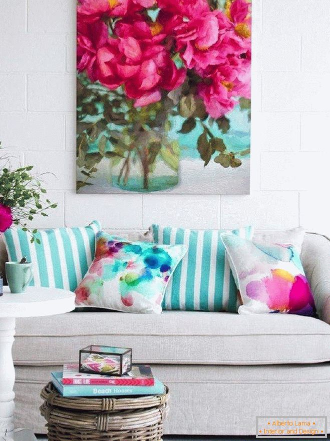 Malování s květinami v obývacím pokoji