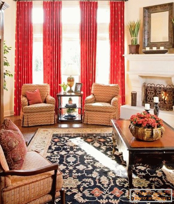 Návrh obývacího pokoje s červenými závěsy