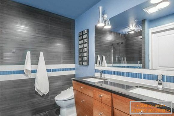 Světlá modrá v interiéru koupelny 2016