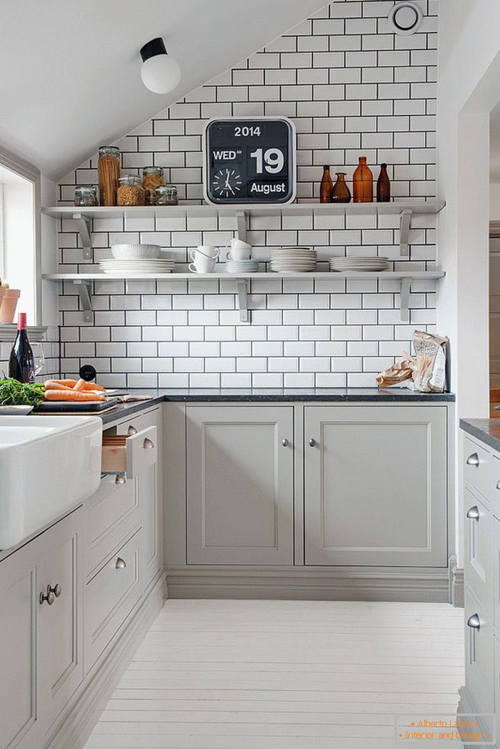 Interiér malé kuchyně ve skandinávském stylu
