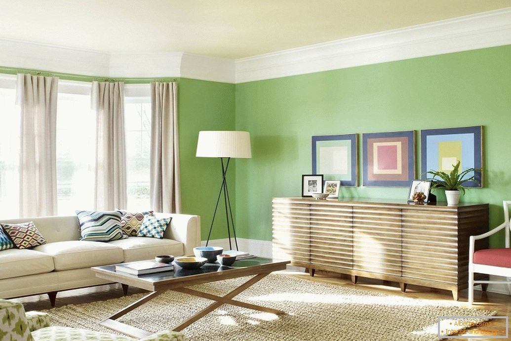 Zelená tapeta v interiéru