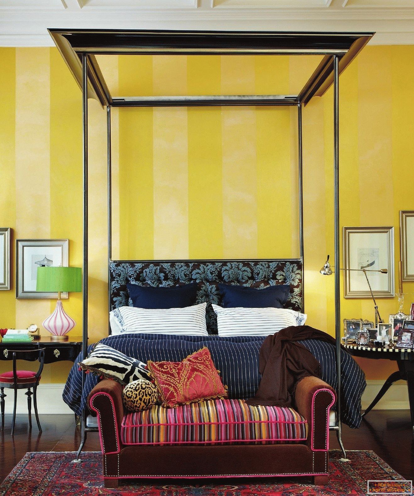 Žlutá barva v interiéru спальни